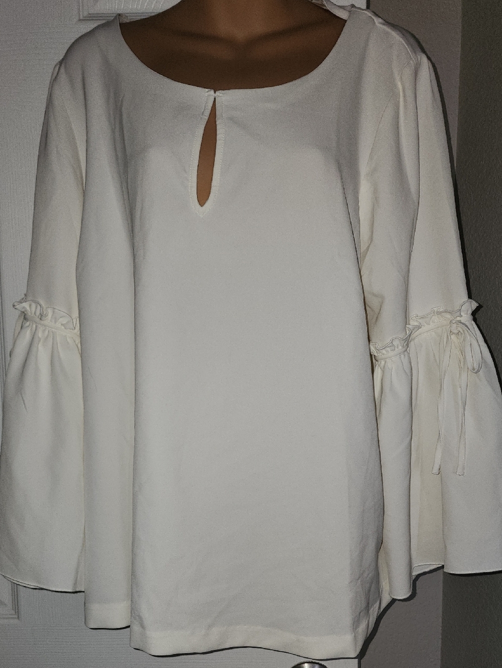 LANE BRYANT Women's Cream Scoop Neck Keyhole Bell Sleeve Top Size 18/20
